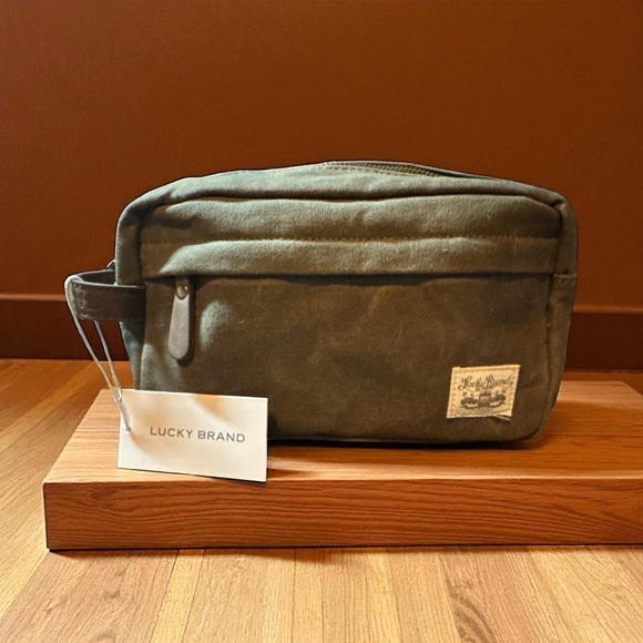 Lucky Brand Olive Men's Toiletry Bag - Picture 1 of 2